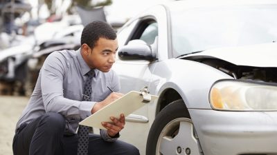 expert automobile inspecte voiture