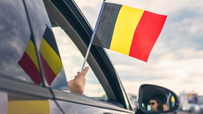 voiture drapeau belgique