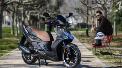 scooter noir 125
